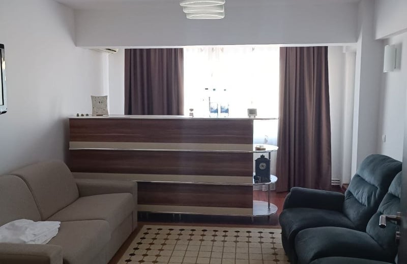Rental of a budget 3-room apartment, 74 m², Tomis Nord, Constanța, Romania